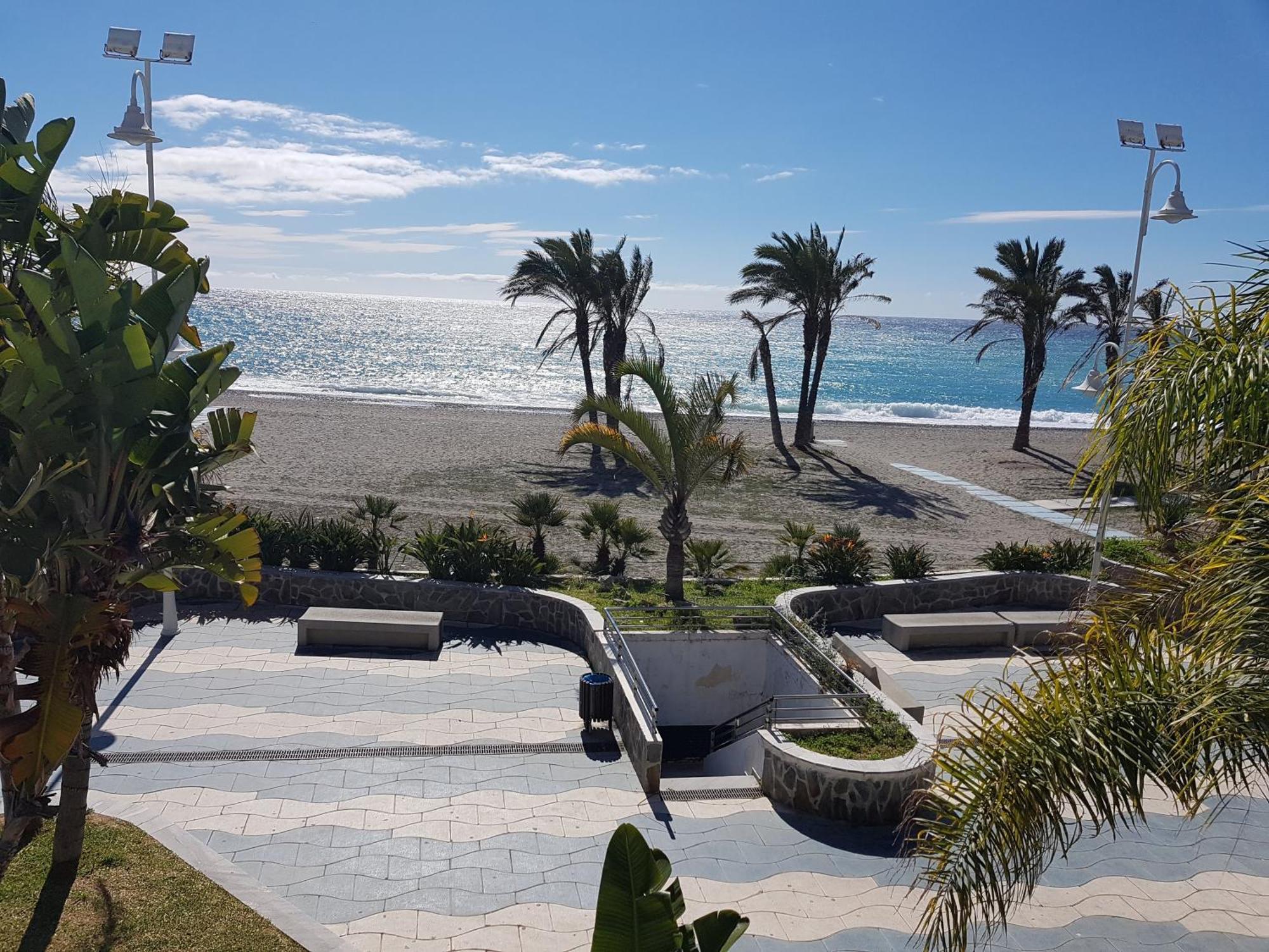 Instyle Almunecar En El Centro Con Cochera Y Piscina Exterior photo